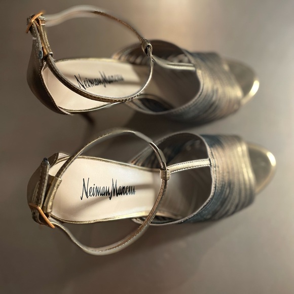 Neiman Marcus Gold leather stiletto heels with ankle strap. Size 10. - Picture 5 of 12